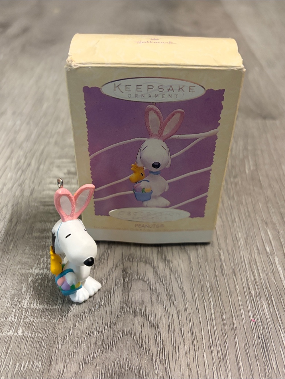 Hallmark Keepsake Ornament Peanuts Easter (1995)